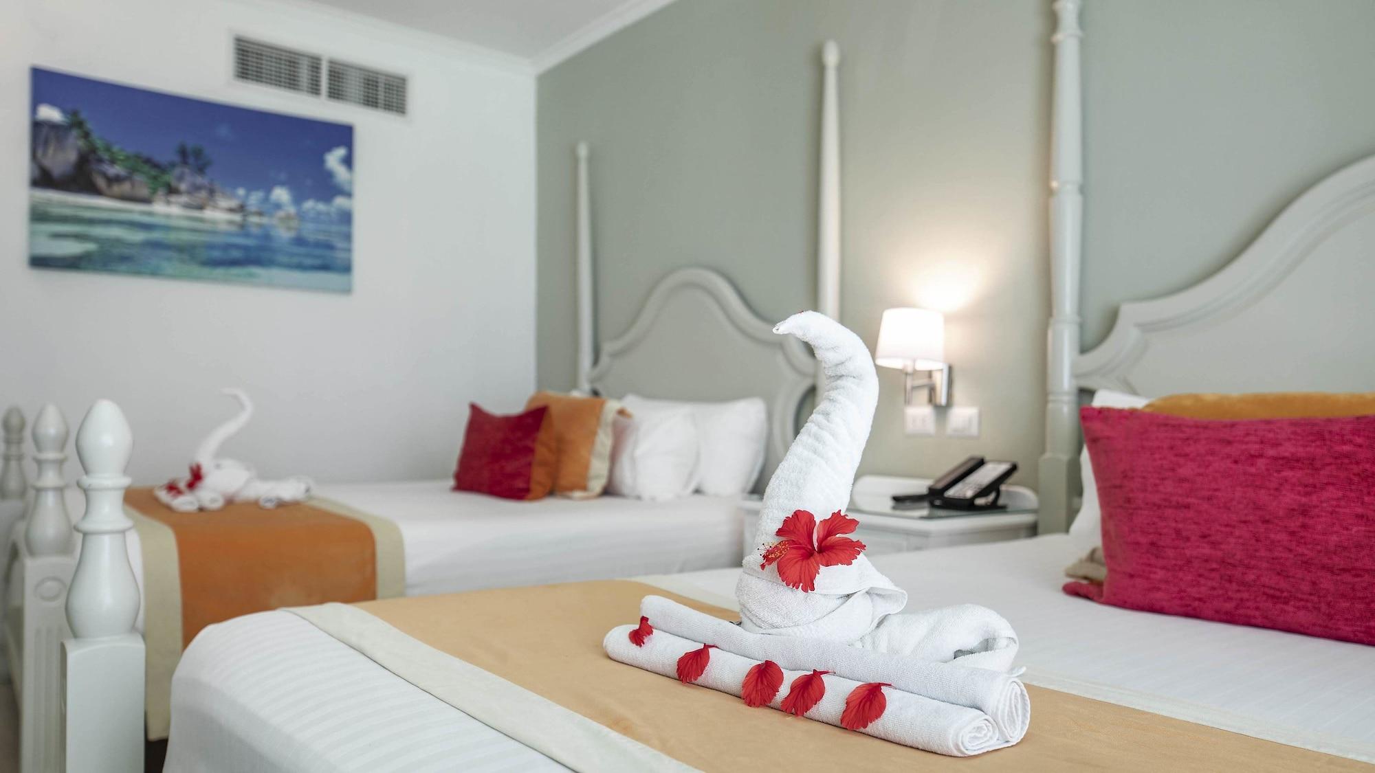 Be Live Collection Punta Cana (Adults Only) Exterior foto A towel swan