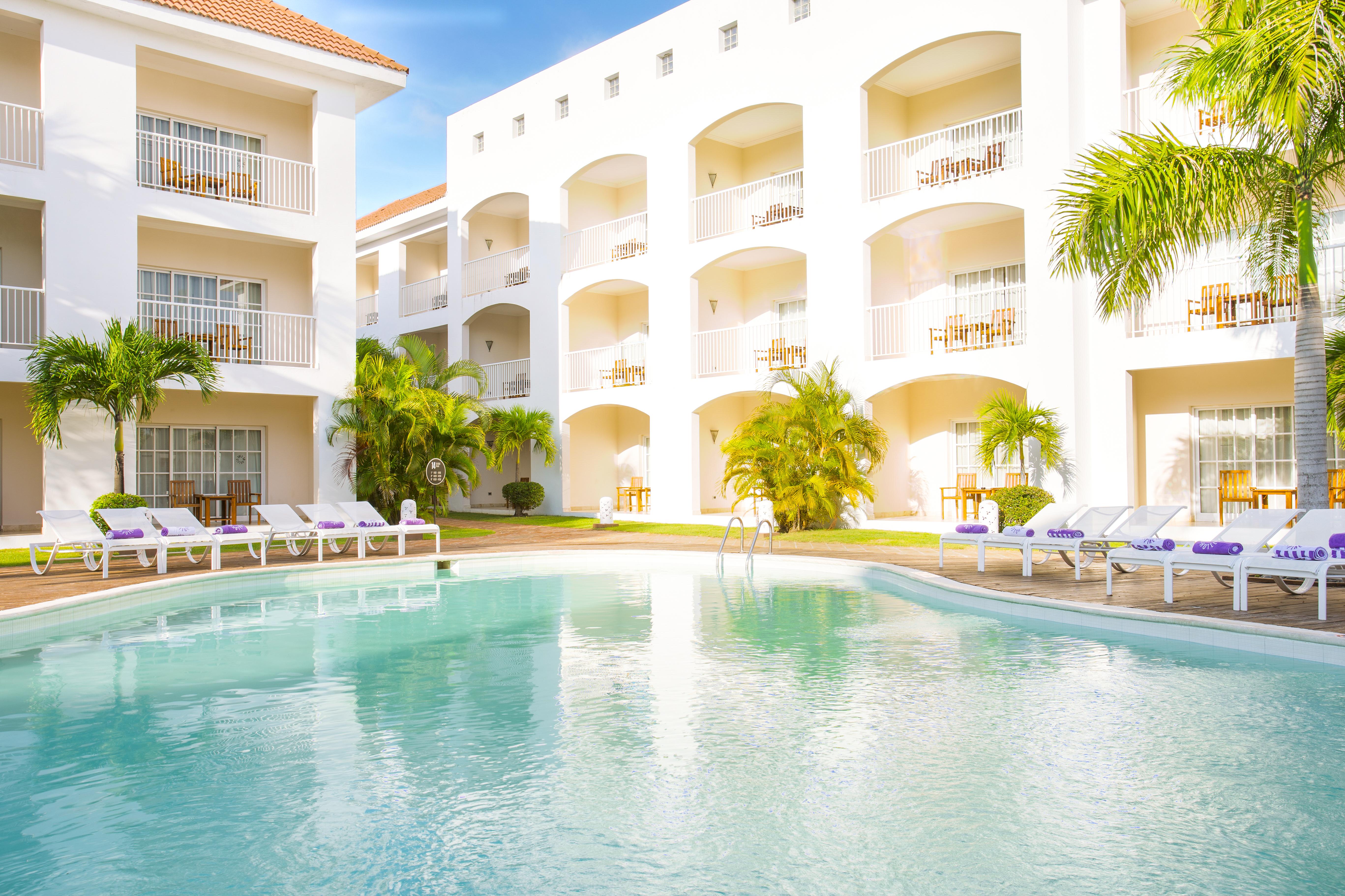 Be Live Collection Punta Cana (Adults Only) Exterior foto The pool at the Iberostar Grand Hotel Bávaro